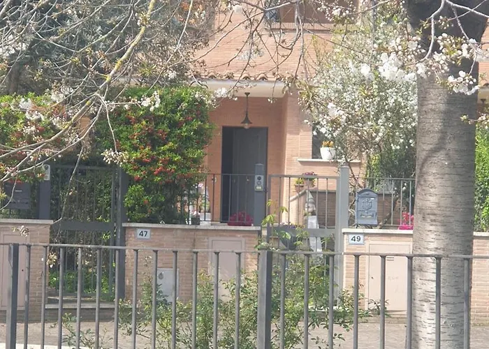 Domus Πανσιόν 4*